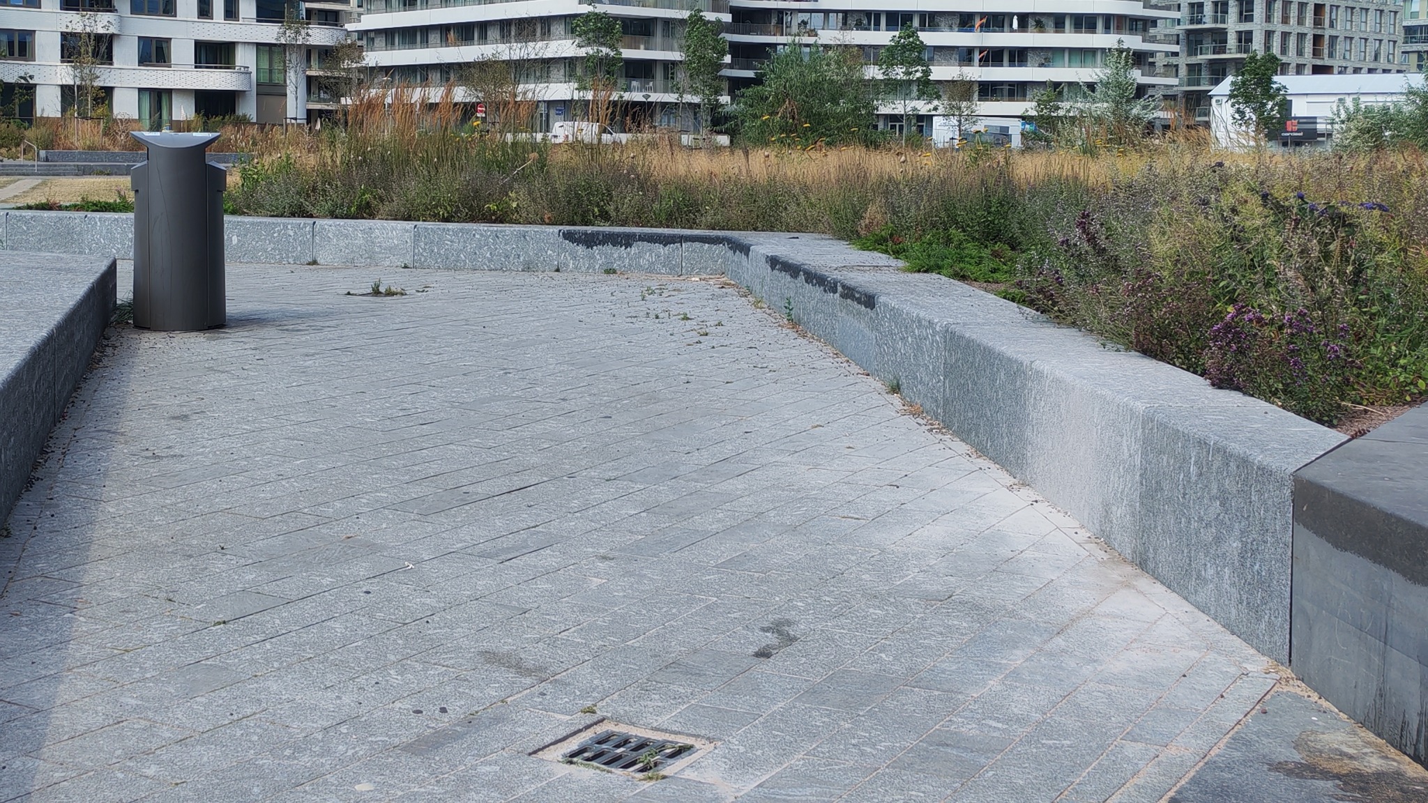 Curb — photo 1