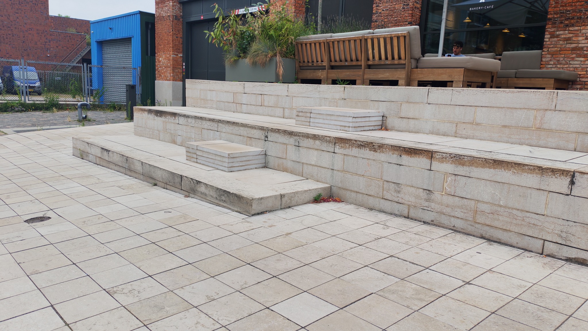 Curbs and stairs — photo 1