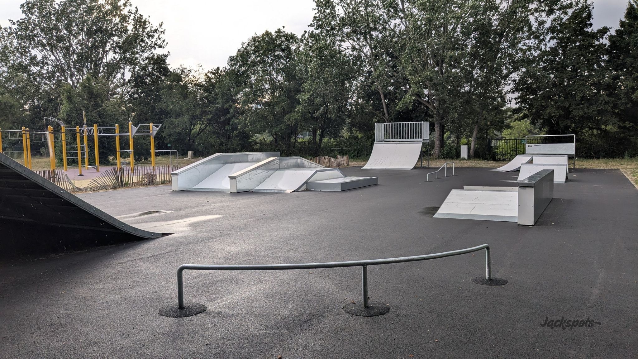 Skatepark de Colombes, parc Pierre Lagravère — photo 1