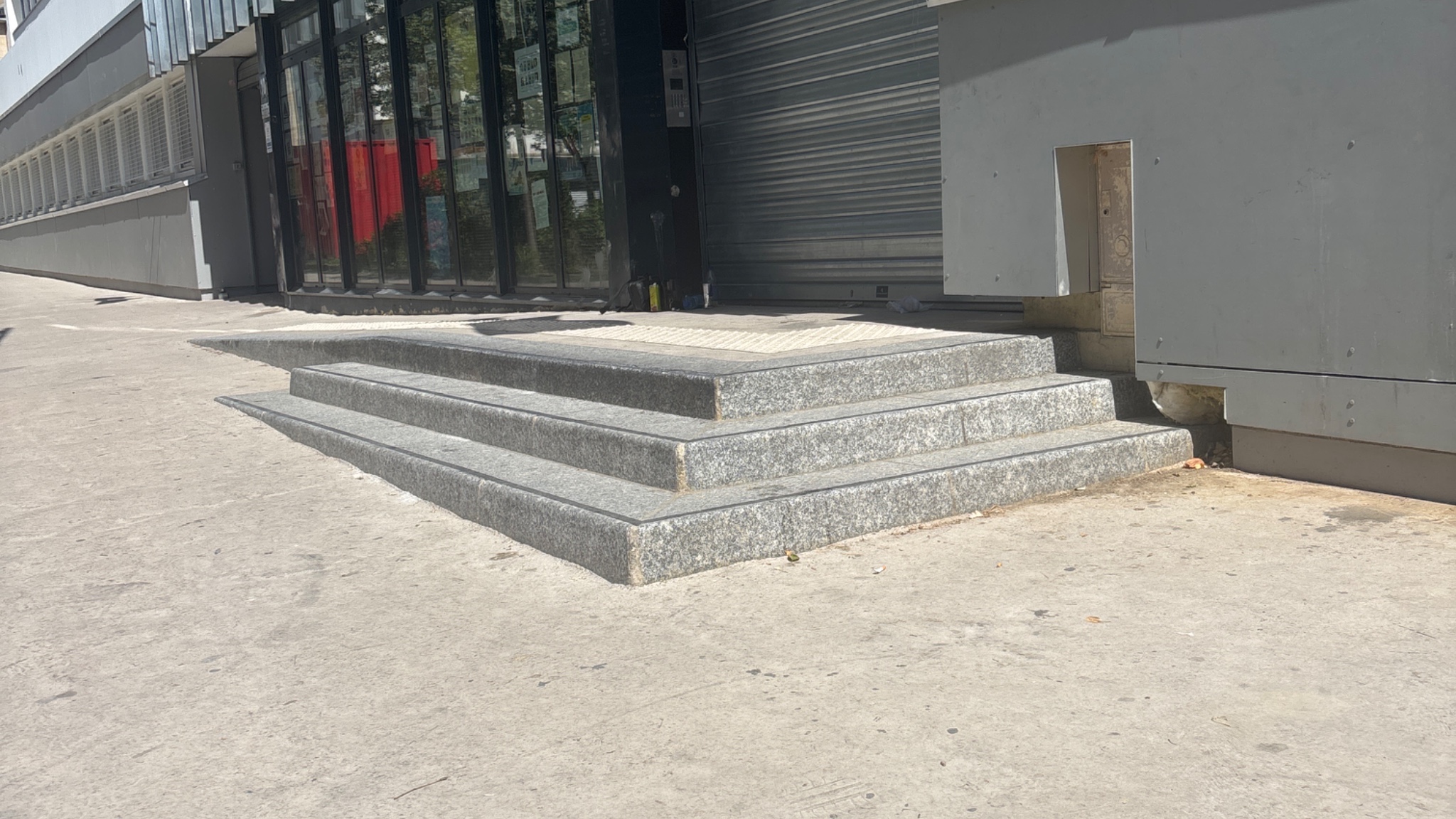 Ledge — photo 1