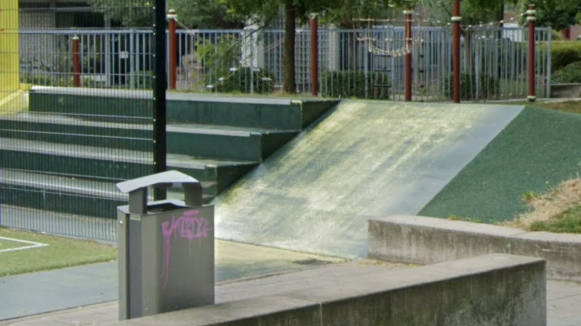 Ledge to bank — photo 1