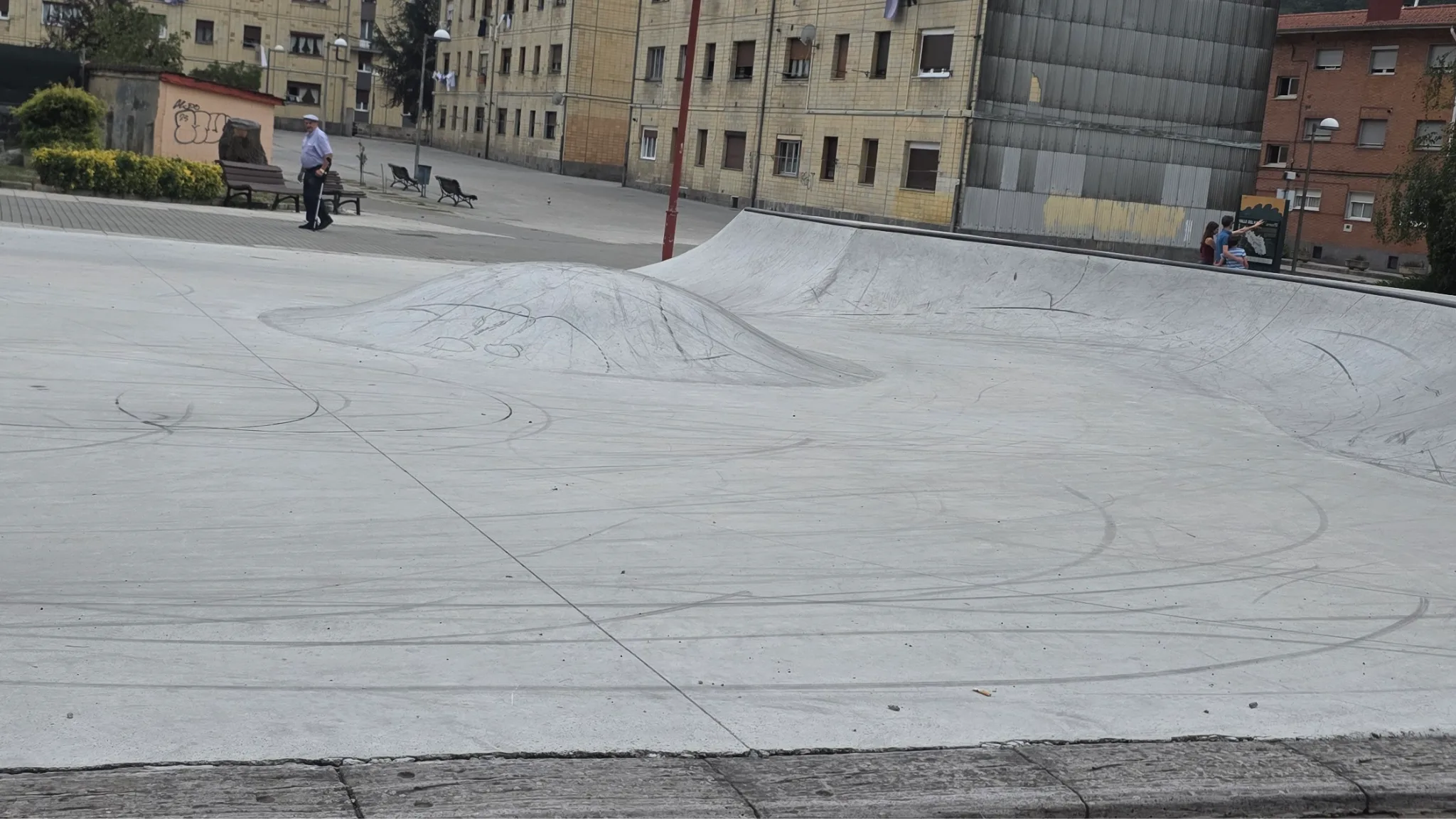 Street park — photo 1