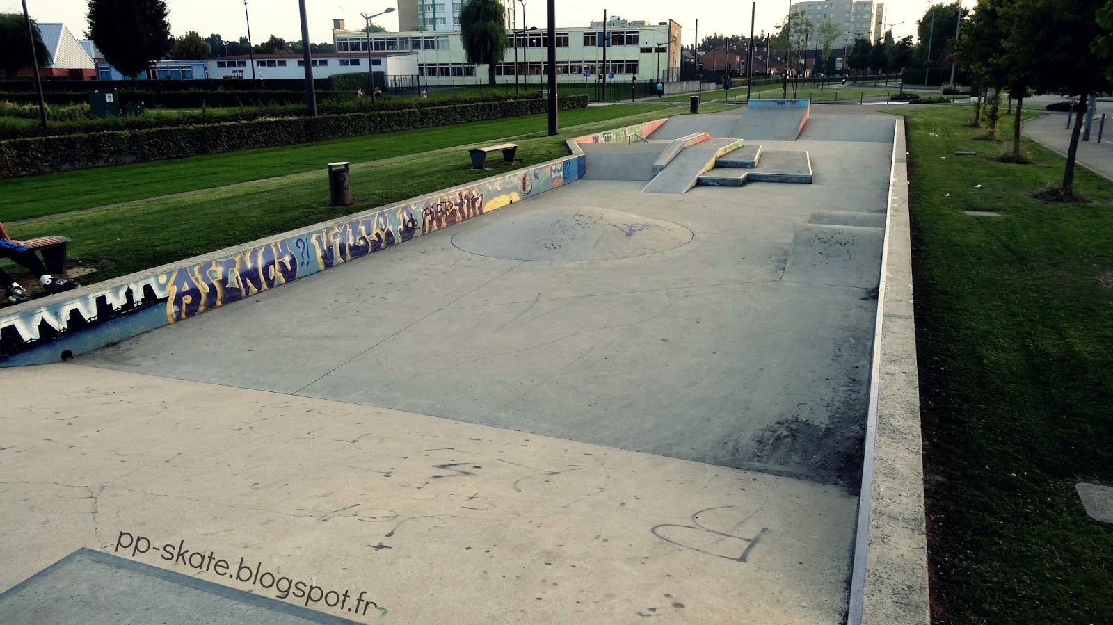 Aulnoy-Lez-Valenciennes skatepark — photo 1