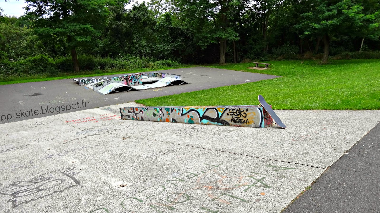 Épinay-sur-Orge skatepark — photo 1