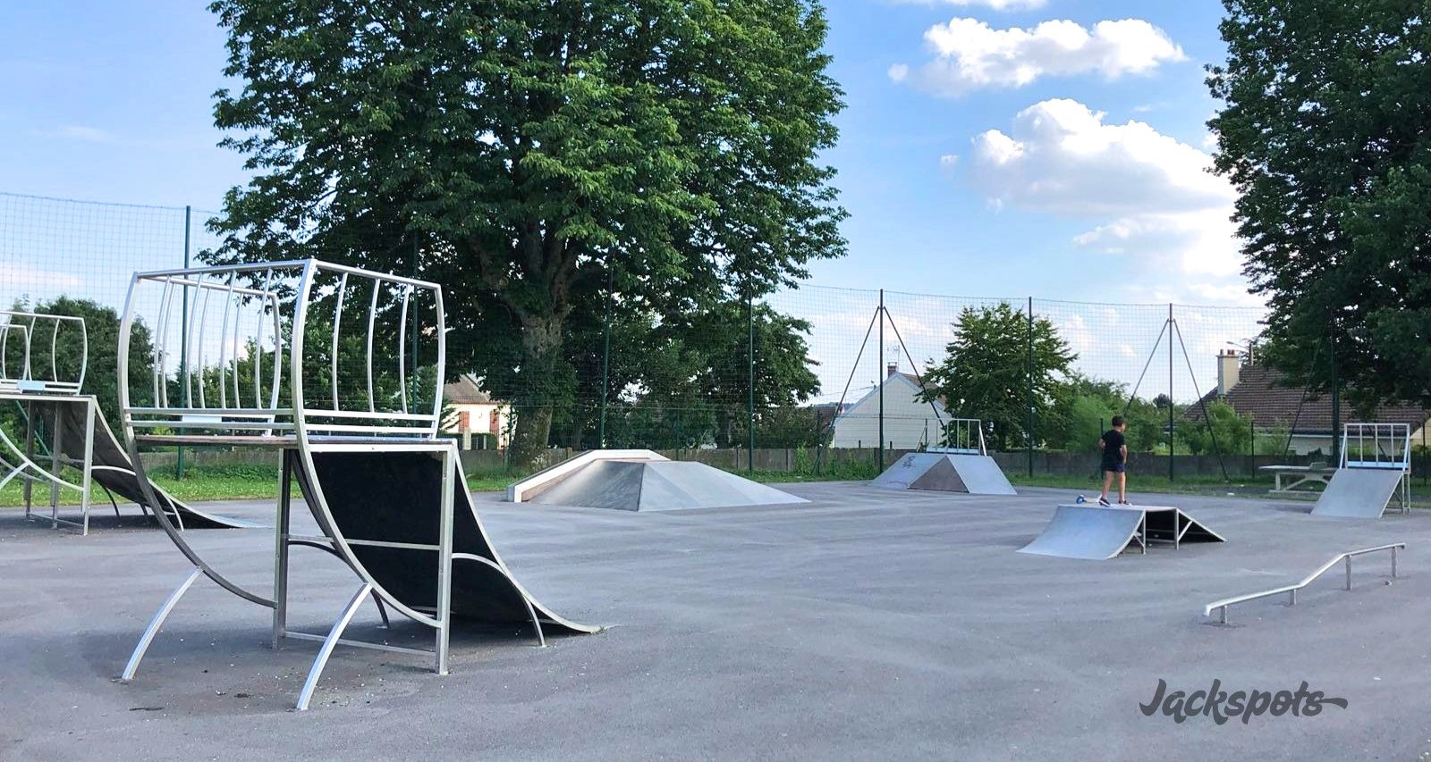 Montmirail skatepark — photo 1
