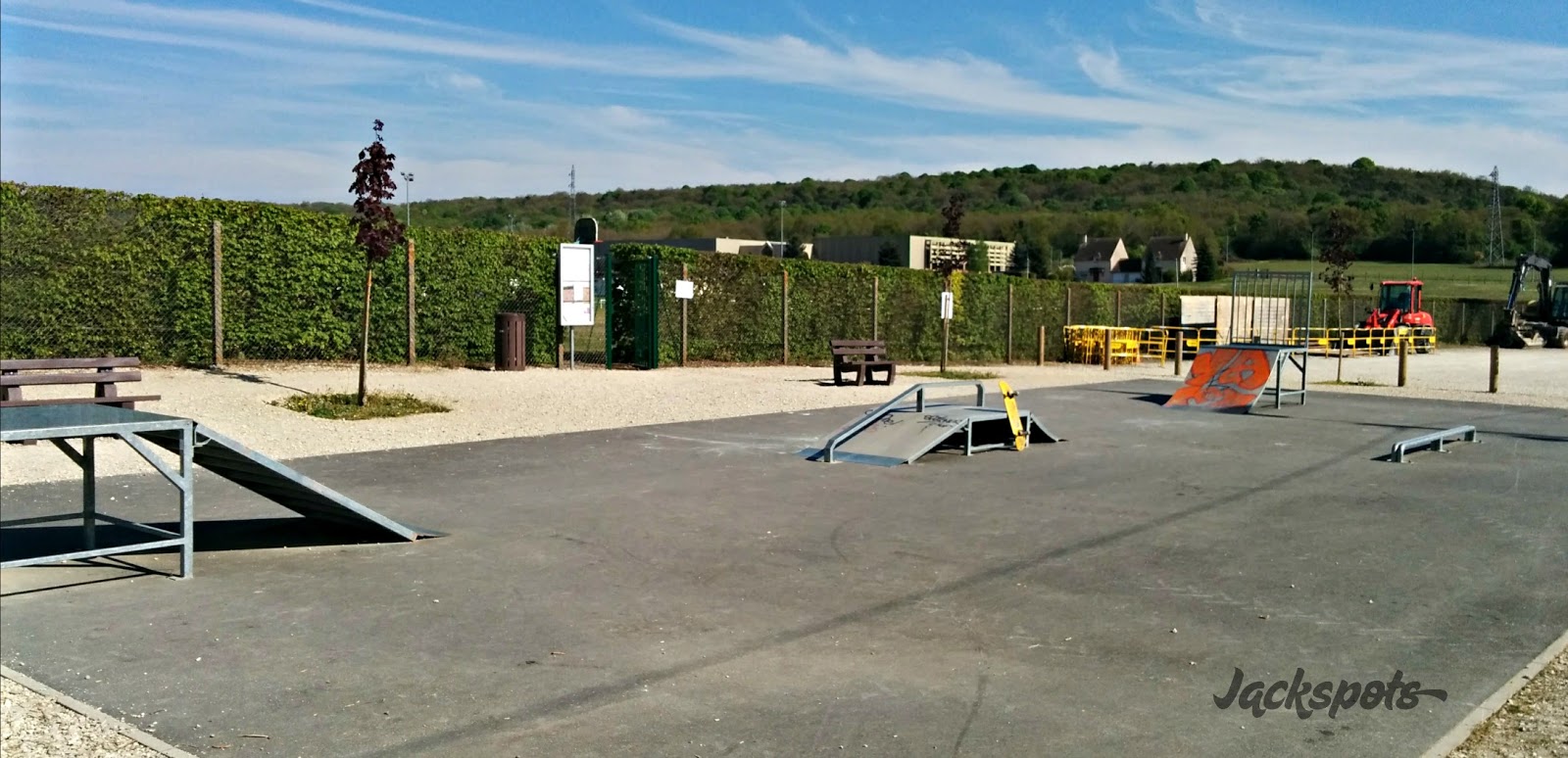 Morigny-Champigny skatepark — photo 1