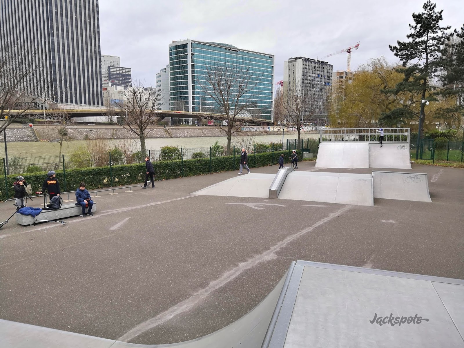 Neuilly-sur-Seine skatepark — photo 1