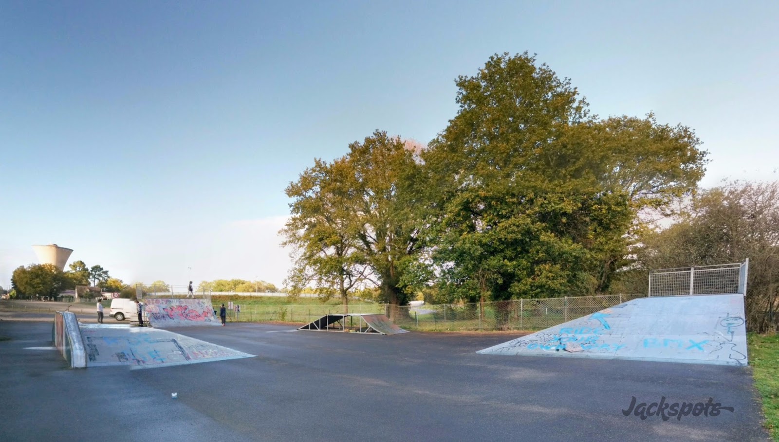 Salbris skatepark — photo 1