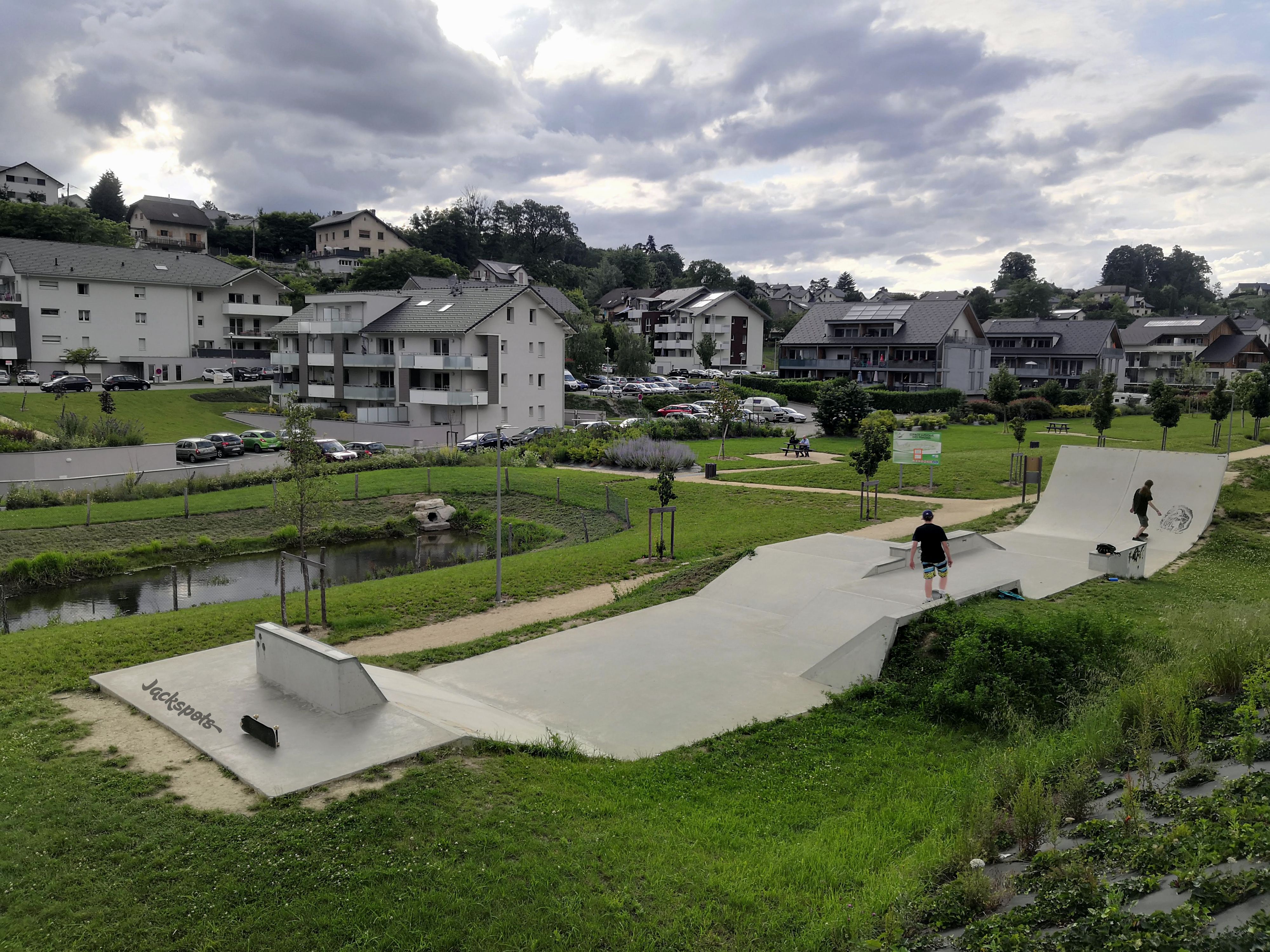 Saint-Jeoire-Prieuré skatepark — photo 1