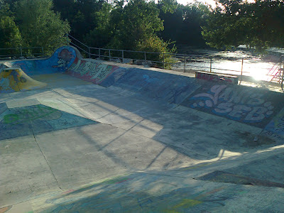 Saint-Léon-sur-l'Isle skatepark — photo 1