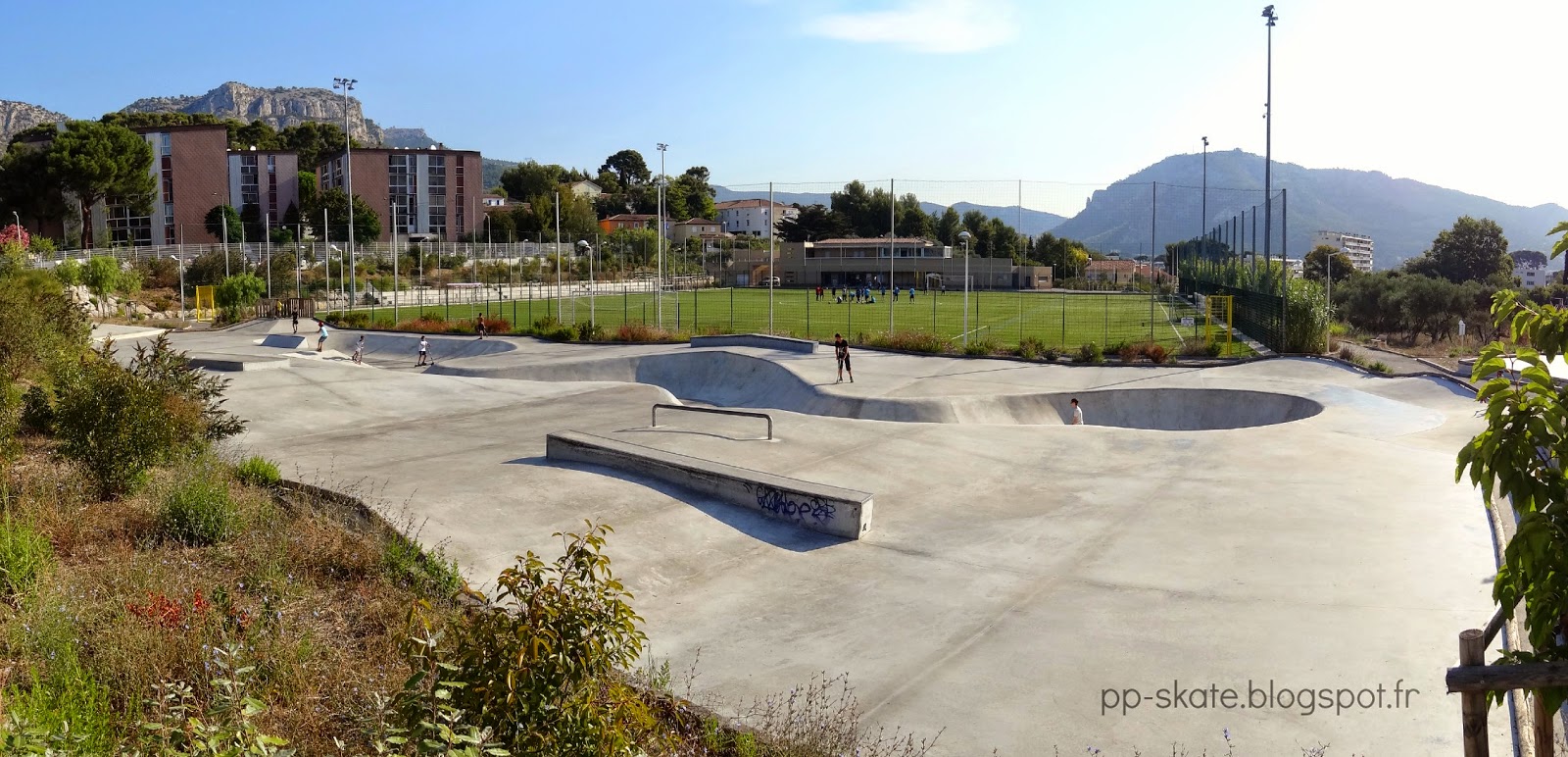 Snake run de la Beaucaire skatepark — photo 1