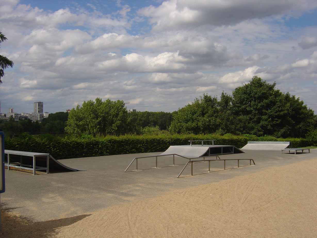 Tours skatepark — photo 1