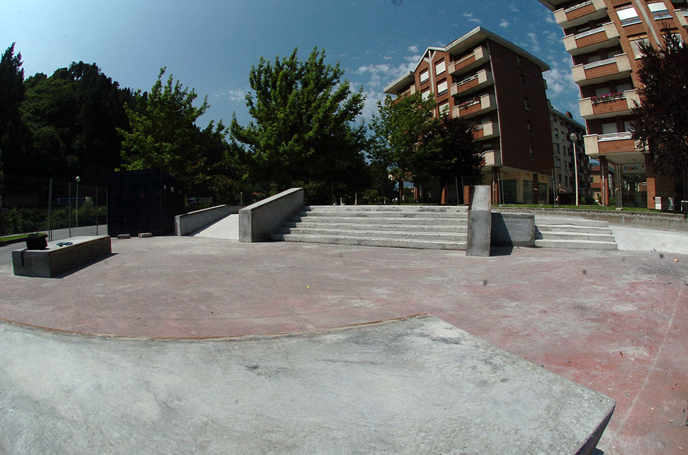 Arrigorriaga Skatepark — photo 1