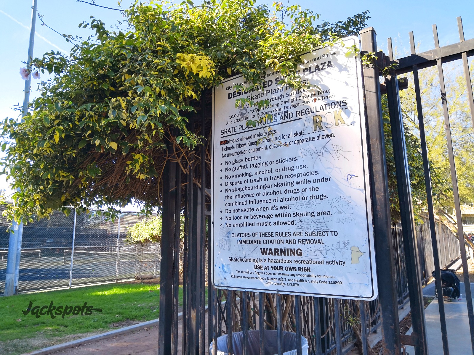 Stoner Skate Plaza of Los Angeles — photo 1