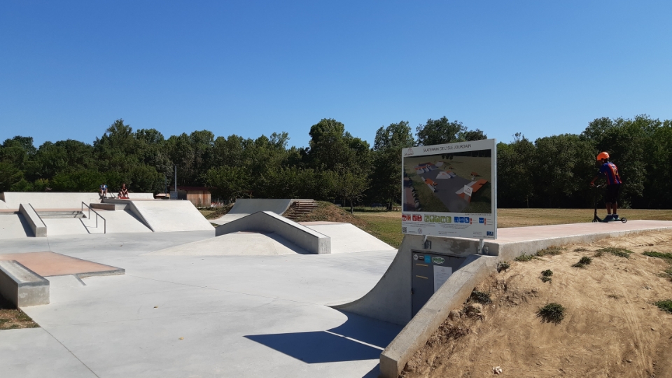 L'Isle-Jourdain skatepark — photo 1