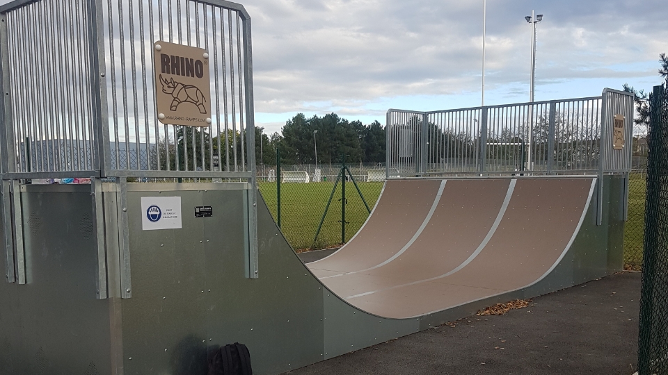 Nozay skatepark — photo 1