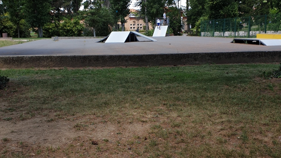 Montrond-les-Bains skatepark — photo 1