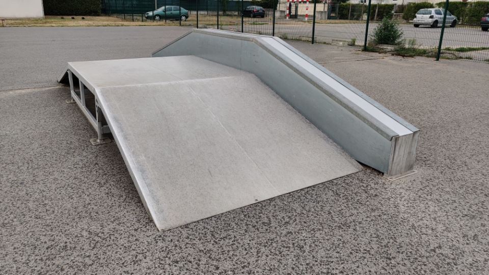 Trilport skatepark — photo 1