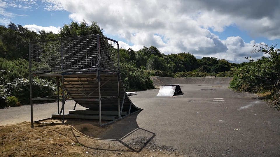 Lesneven skatepark — photo 1