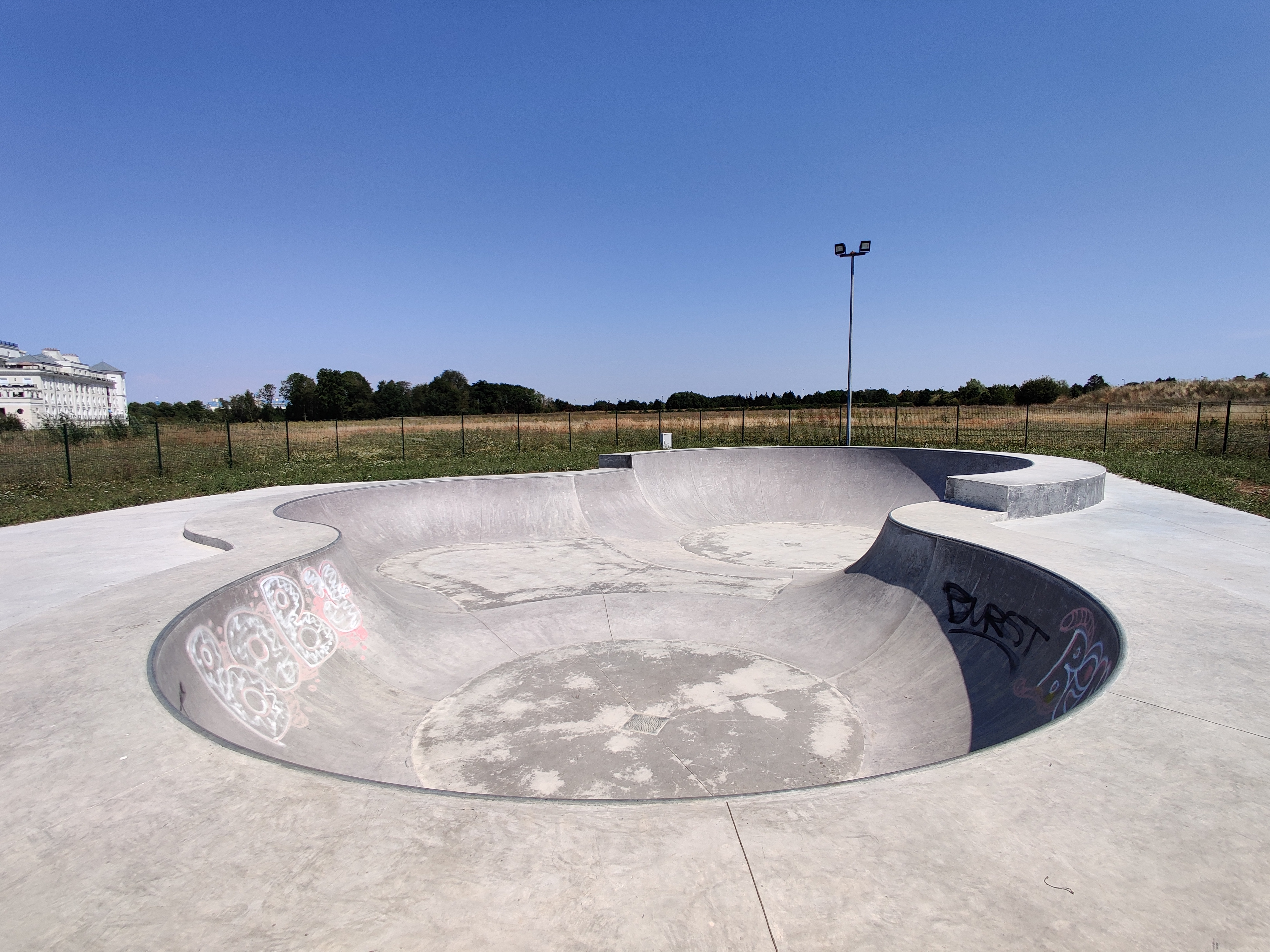 Serris skatepark — photo 1
