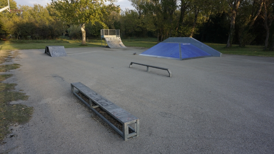 Domazan skatepark — photo 1