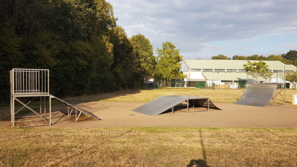 Saint-Vrain skatepark — photo 1