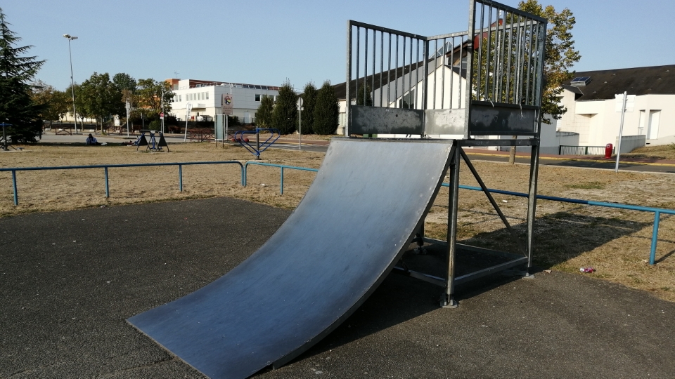 La Chapelle-Saint-Mesmin skatepark — photo 1