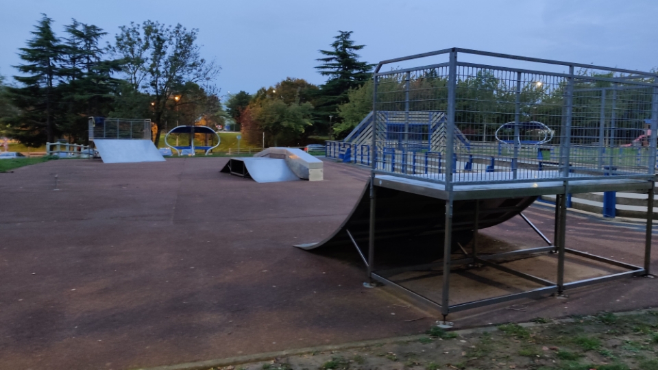 Quincy-sous-Sénart skatepark — photo 1