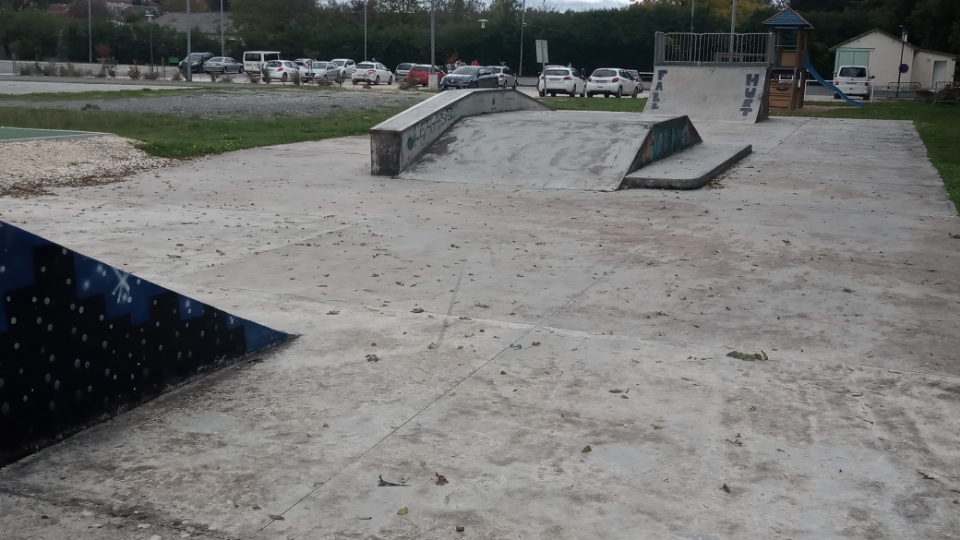 Tocane skatepark — photo 1