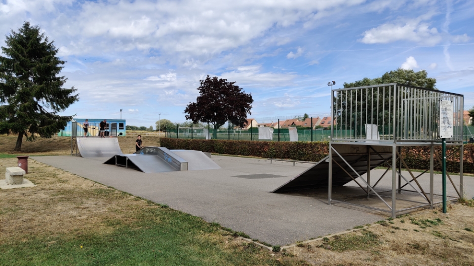 Chevry-Cossigny skatepark — photo 1