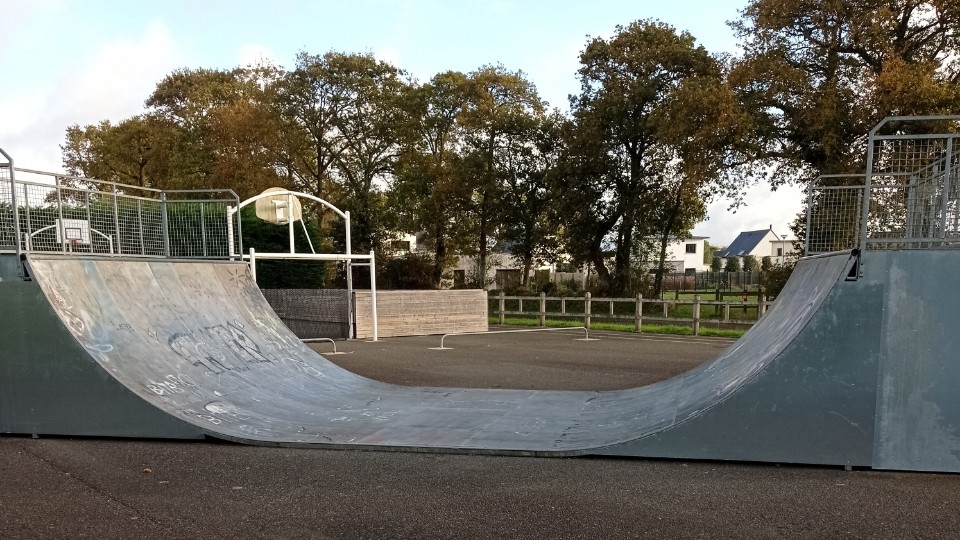 Clohars-Carnoët skatepark — photo 1