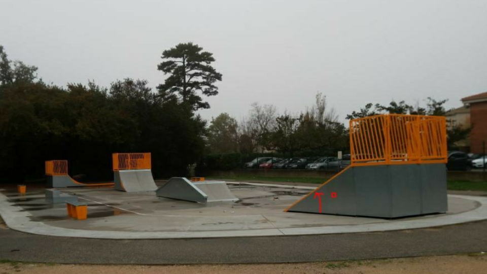 Orange skatepark — photo 1