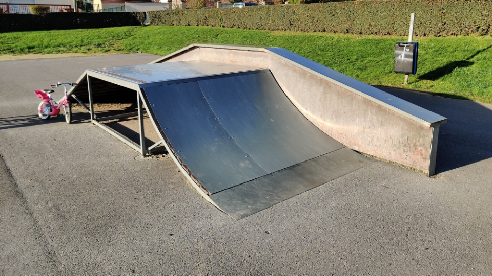 Chambry skatepark — photo 1
