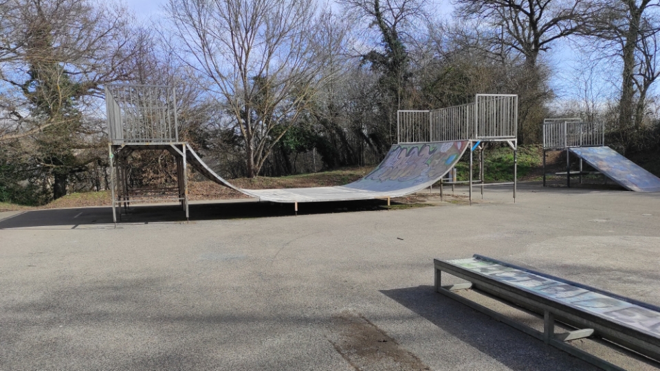 Luc-la-Primaube skatepark — photo 1