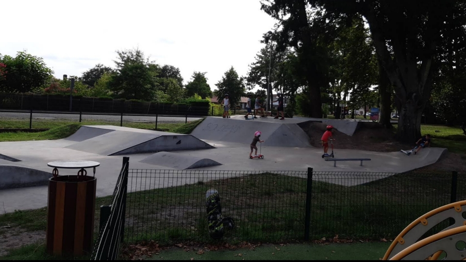 Parentis-en-Born skatepark — photo 1