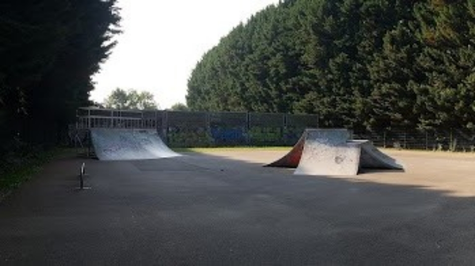 Vulaines-sur-Seine skatepark — photo 1