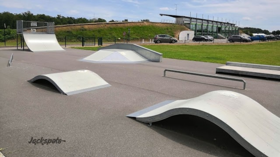 Nemours skatepark — photo 1