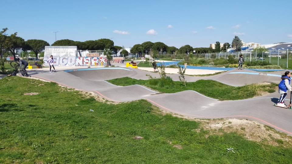 St Chamand skatepark pumptrack — photo 1