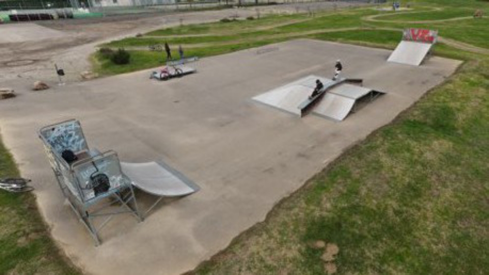 Saint-Just-Chaleyssin skatepark — photo 1