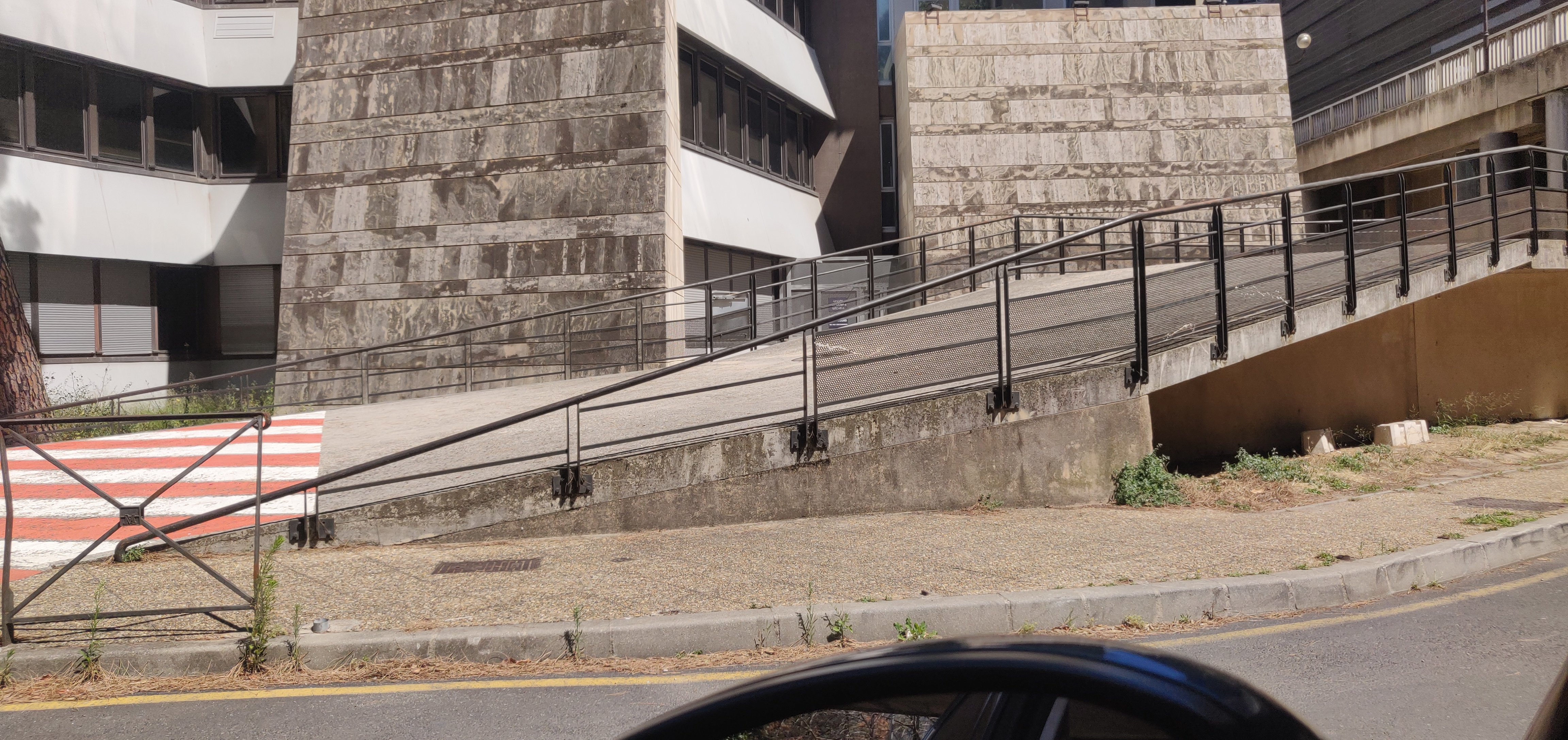 bump to rail — photo 1
