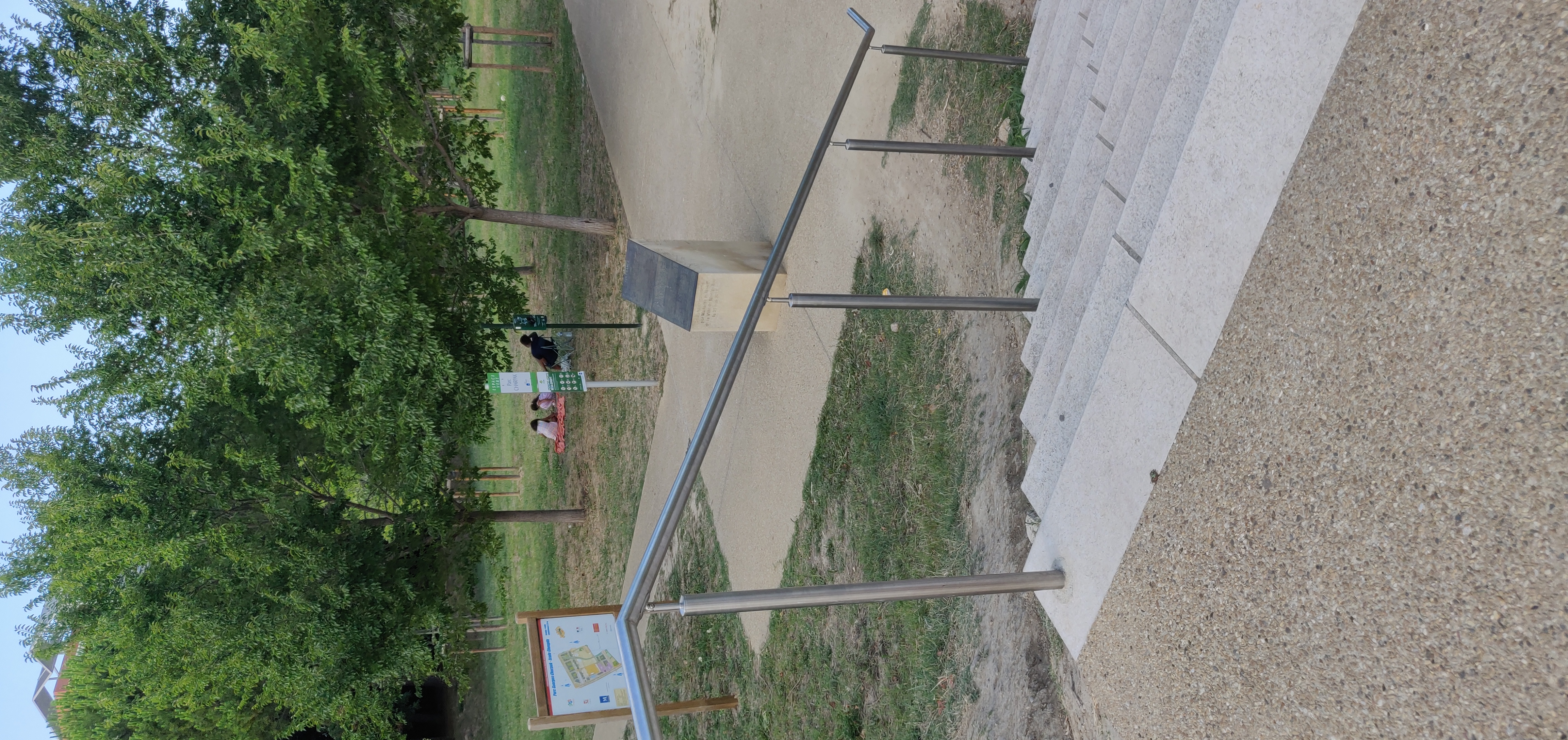 Hidden rails — photo 1