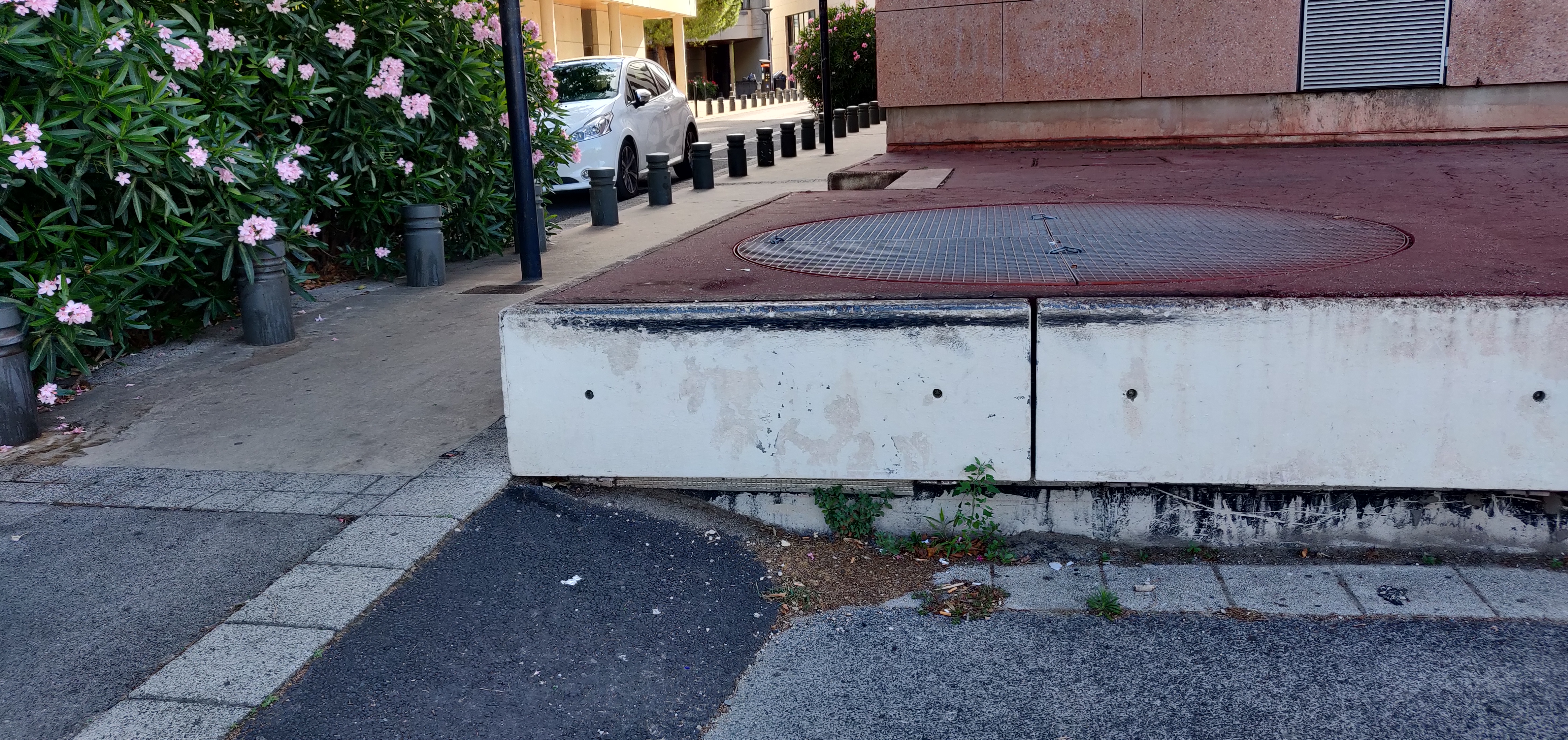 Curbs and wall Richter — photo 1