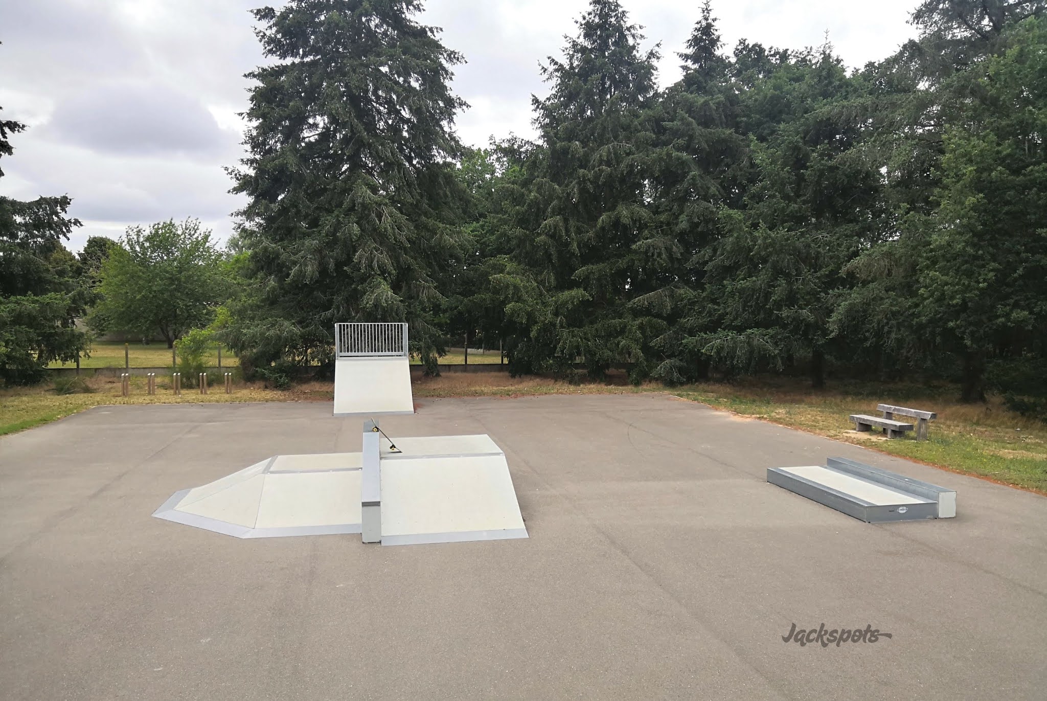 Bray-Saint-Aignan skatepark — photo 1