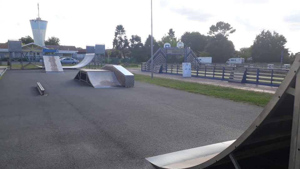 Arès skatepark — photo 1