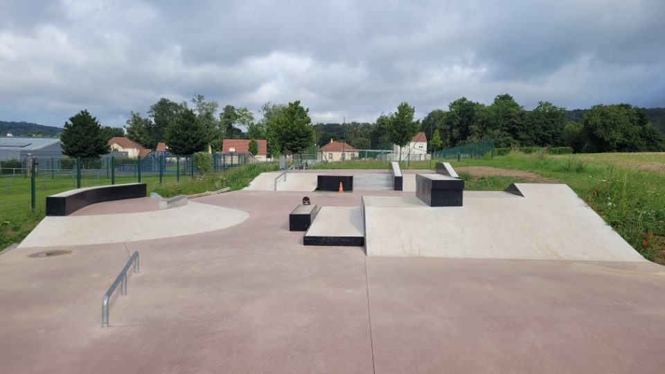 Saâcy-sur-Marne skatepark — photo 1