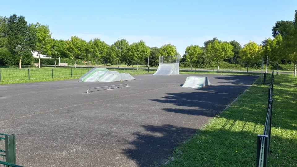 Beaufort-en-Vallée skatepark — photo 1