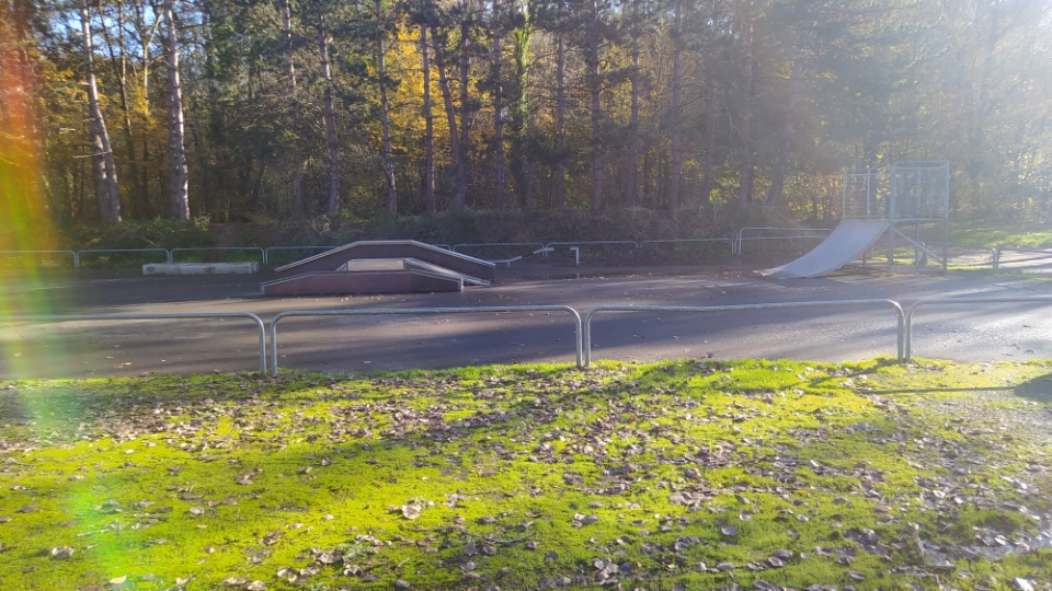 Mondeville skatepark — photo 1