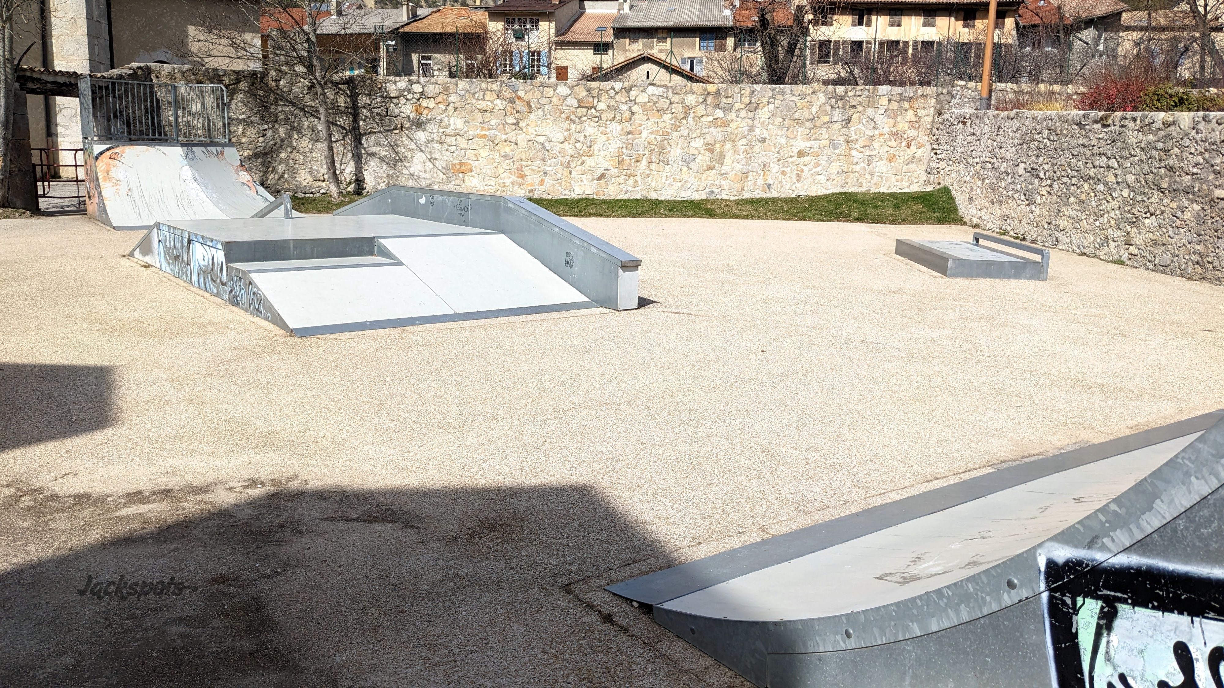 Veynes skatepark — photo 1