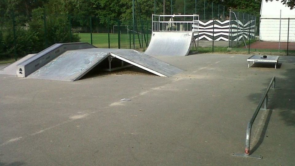 Maintenon skatepark — photo 1