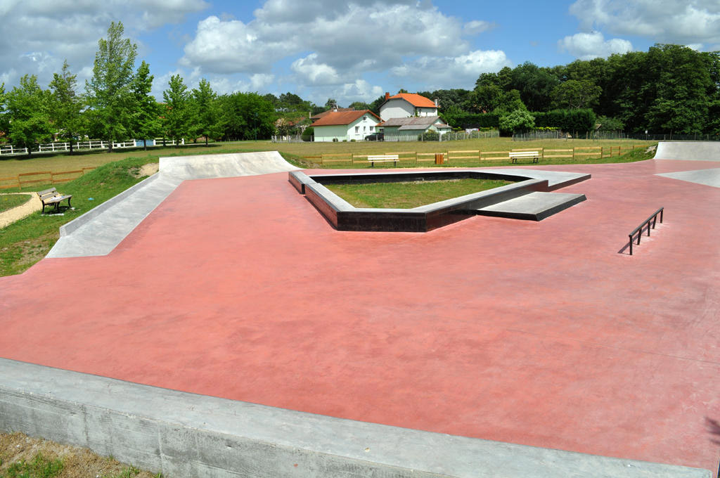 Mézos skatepark — photo 1